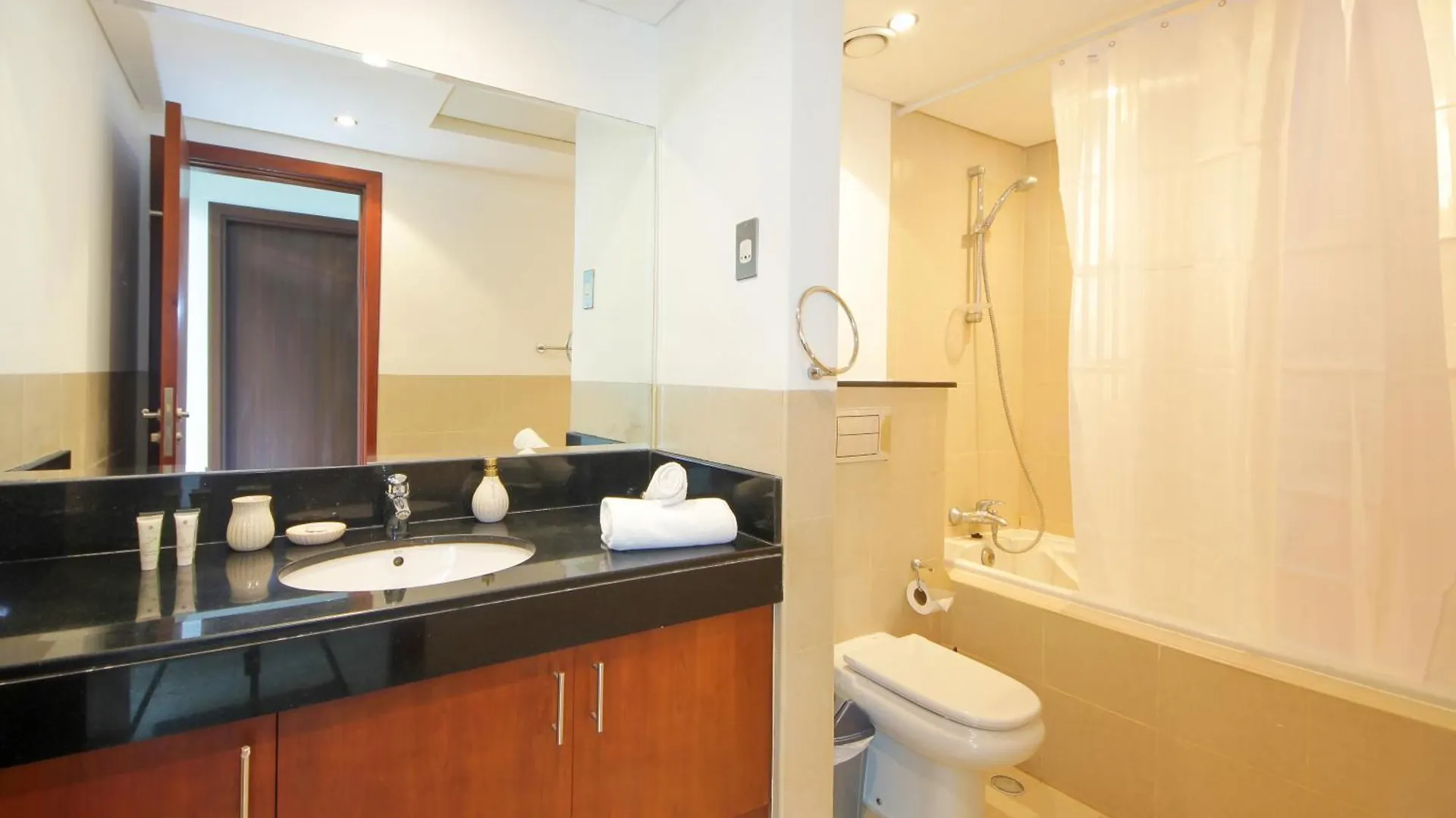 Spacious 1Bhk In Downtown Dubai 8 Blvd United Arab Emirates